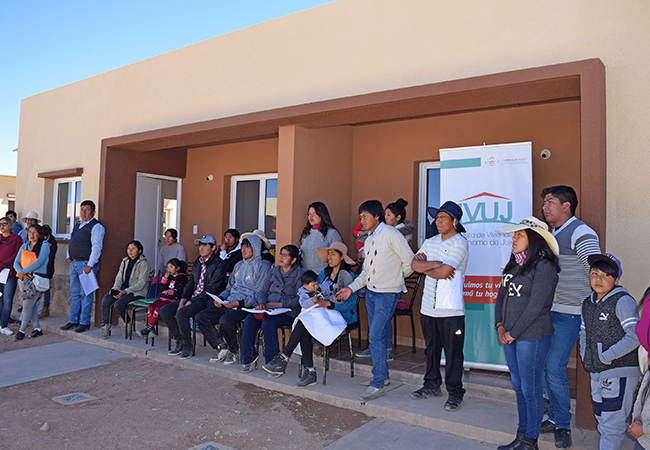 Futuros vecinos en la charla técnica