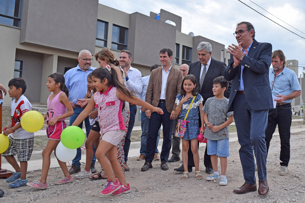 Las familias ya disfrutan de su Casa Propia